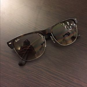 Ray-Ban Clubmaster Oversized